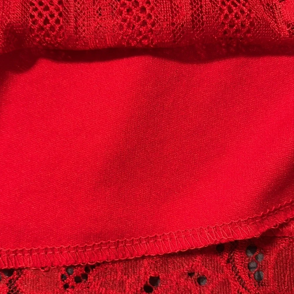 Olivia Blu Lace Tank - Picture 5 of 7